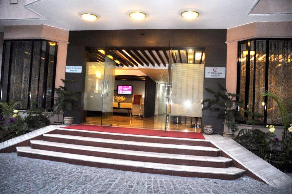 Treebo Check In By Oran Hotel New Delhi Ngoại thất bức ảnh