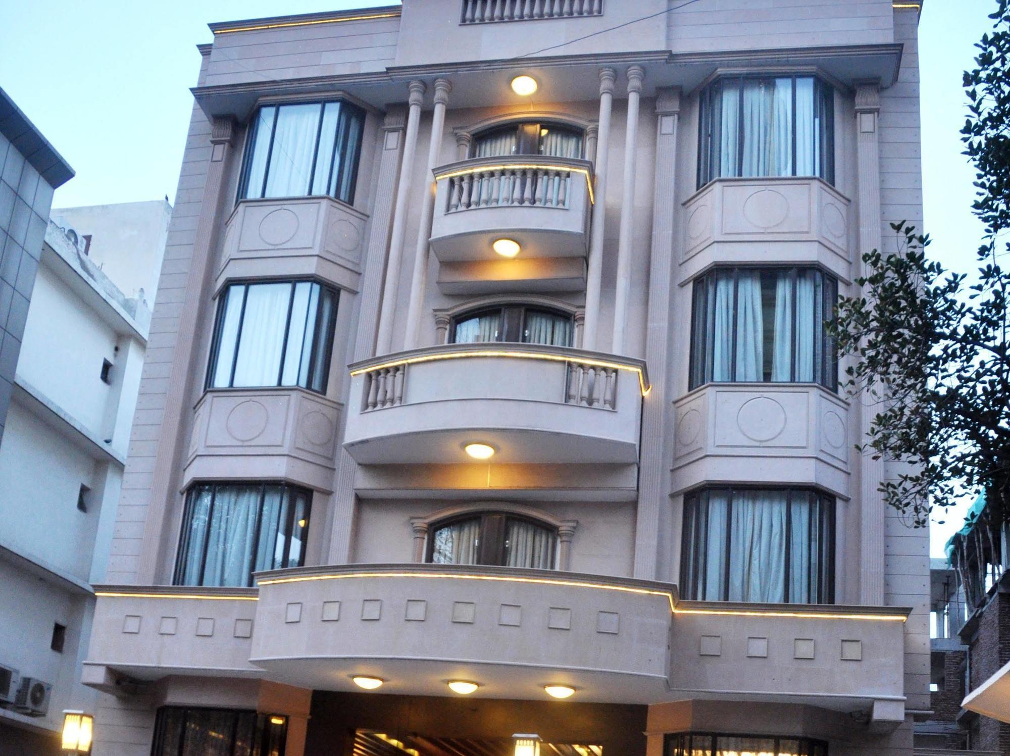 Treebo Check In By Oran Hotel New Delhi Ngoại thất bức ảnh