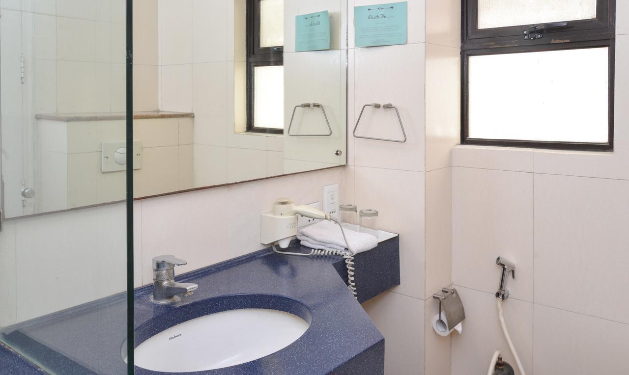 Treebo Check In By Oran Hotel New Delhi Ngoại thất bức ảnh