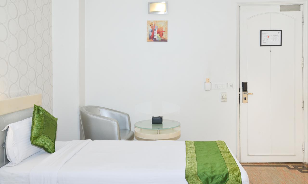 Treebo Check In By Oran Hotel New Delhi Ngoại thất bức ảnh