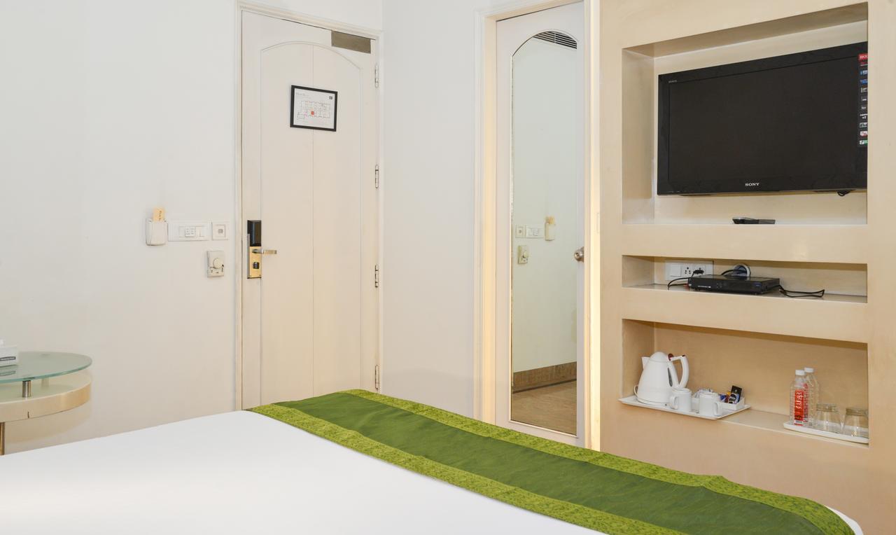 Treebo Check In By Oran Hotel New Delhi Ngoại thất bức ảnh