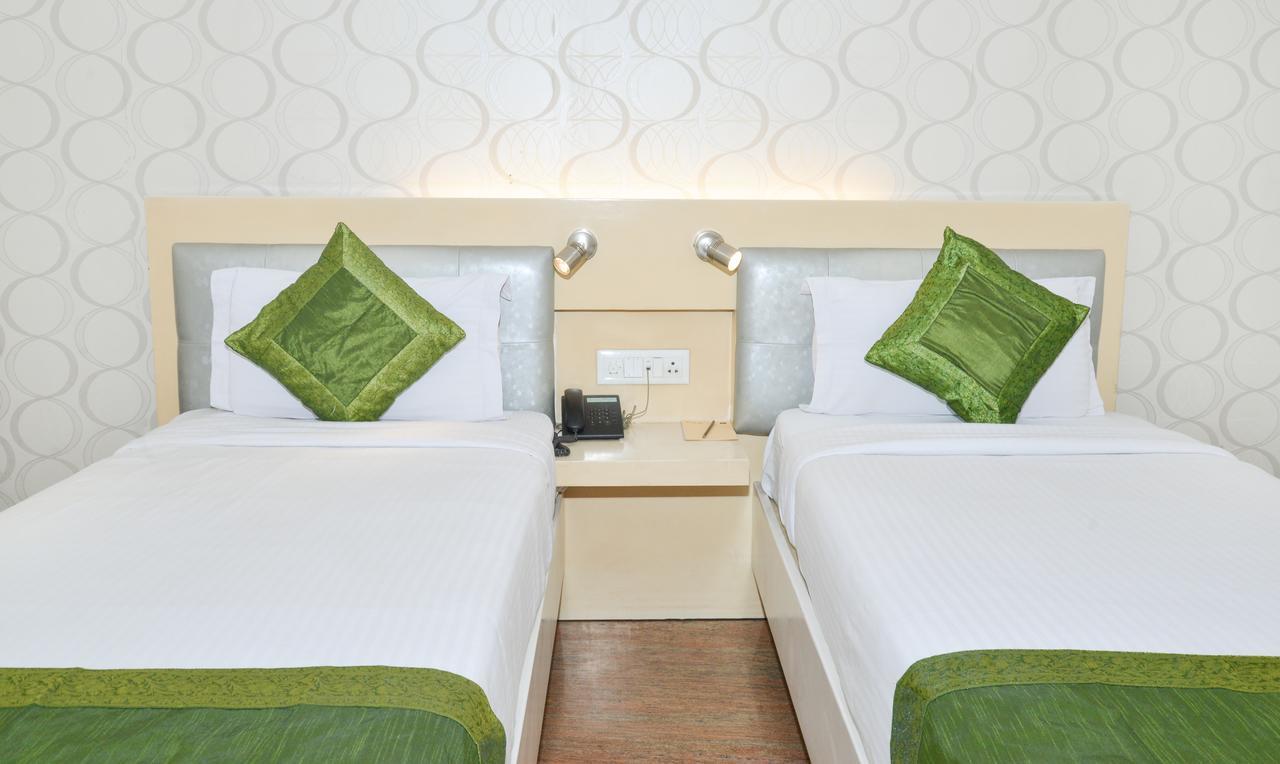 Treebo Check In By Oran Hotel New Delhi Ngoại thất bức ảnh
