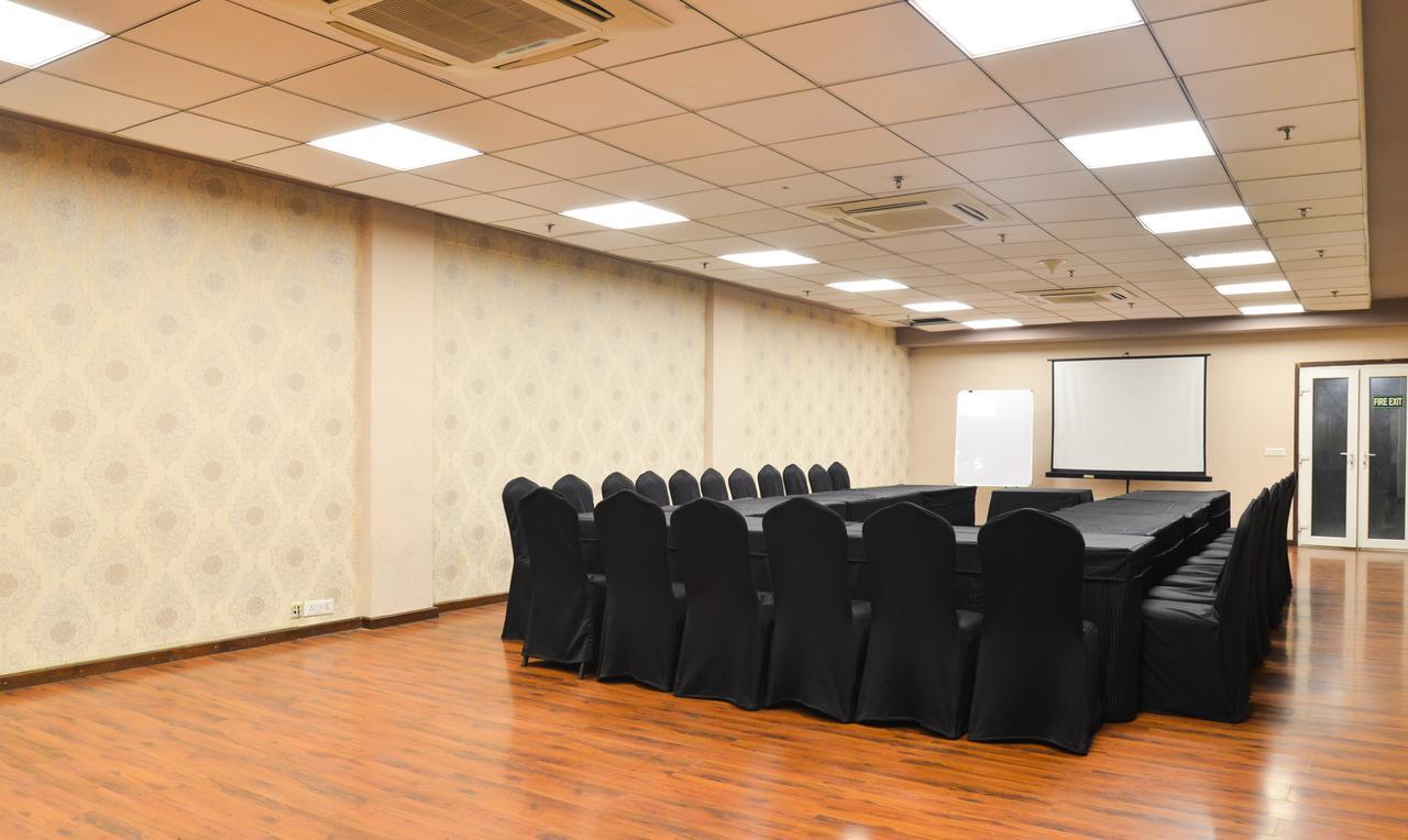 Treebo Check In By Oran Hotel New Delhi Ngoại thất bức ảnh